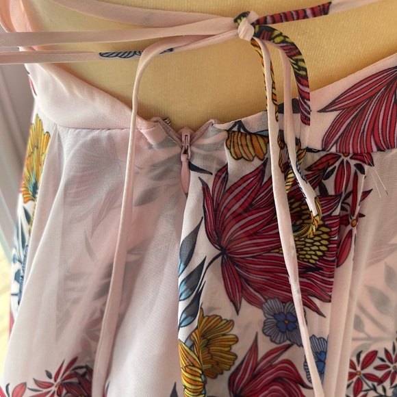 Light pink floral maxi dress Lulu’s size S - Picture 5 of 9